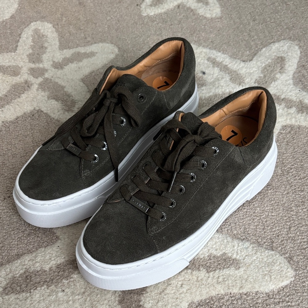Platform green suede sneakers size 7
